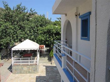 Amazones Hotels Villas Apartments