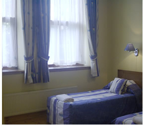 VICTORIAN HOUSE HOTEL