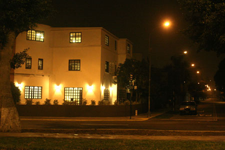 NOMADE BACKPACKERS HOSTEL