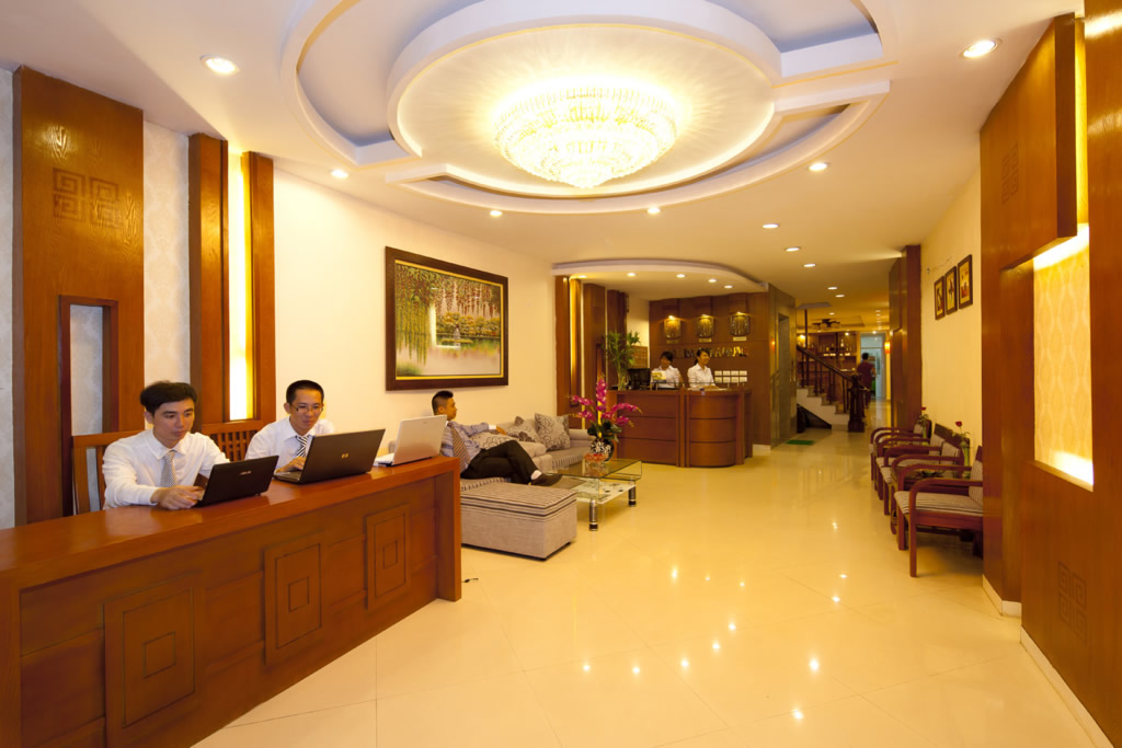 Holiday Diamond Hotel