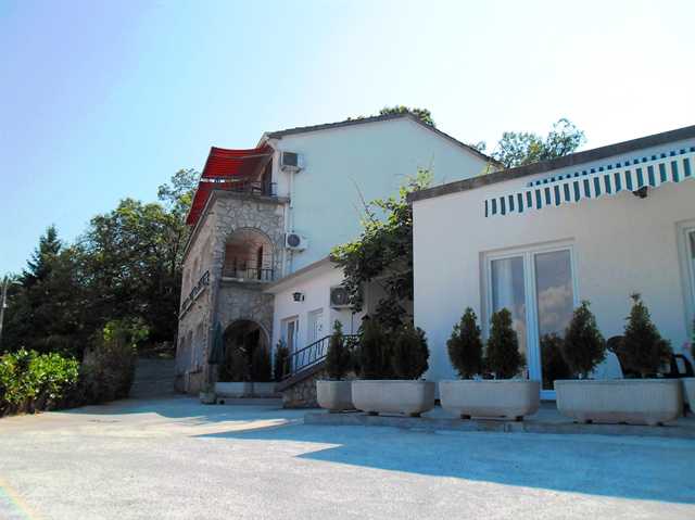 Apartments Chestnut Castle