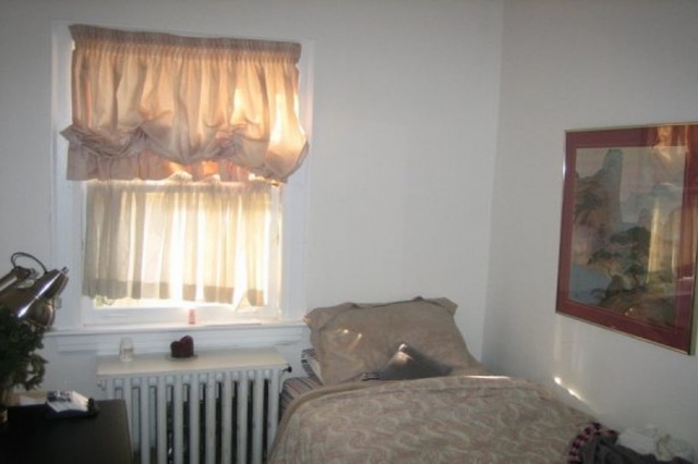 ROSELAWN GUESTHOUSE