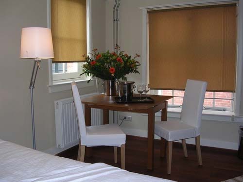 AMSTERDAM CANAL VIEW GUEST HOUSE