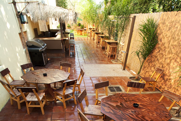 BANANA BUNGALOW HOLLYWOOD