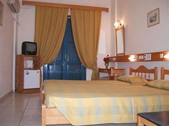 Roussos Beach Hotel