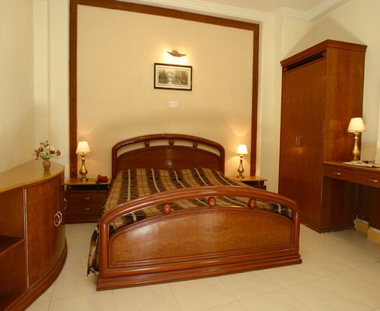 HOTEL MANDAKINI KANPUR