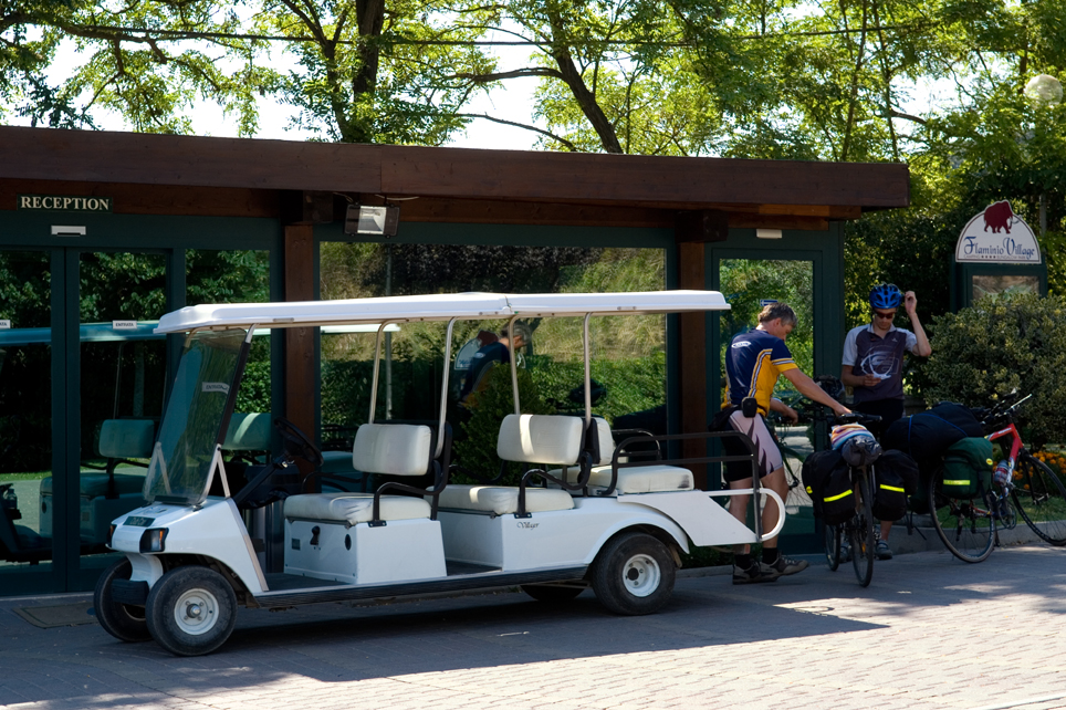 FLAMINIO VILLAGE CAMPING BUNGALOW PARK