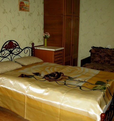 Kuibysheva Street Apartment