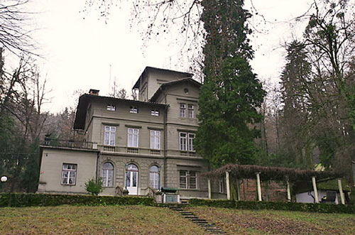 VILA VICTORIA