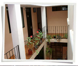 HOSTEL JHOMANA