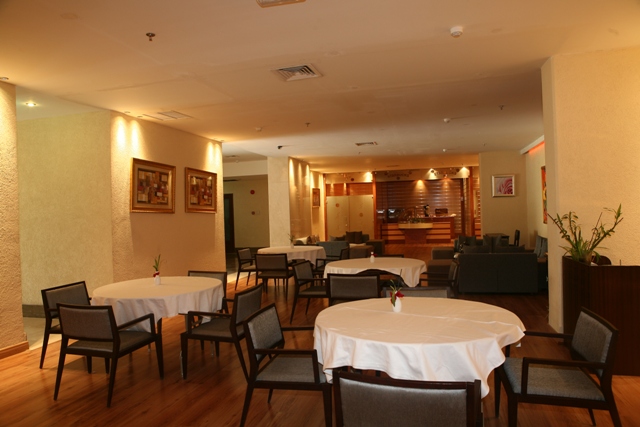 Hawthorn Hotel and Suites 