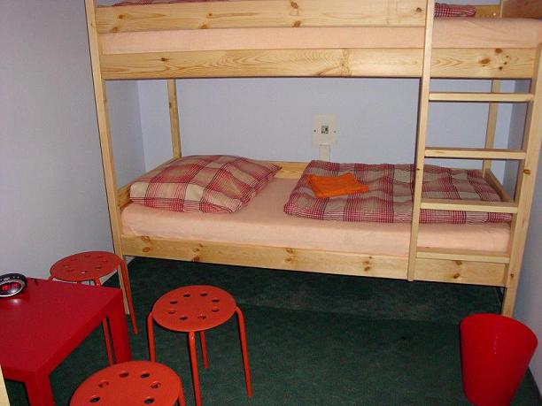 KOLOR HOSTEL
