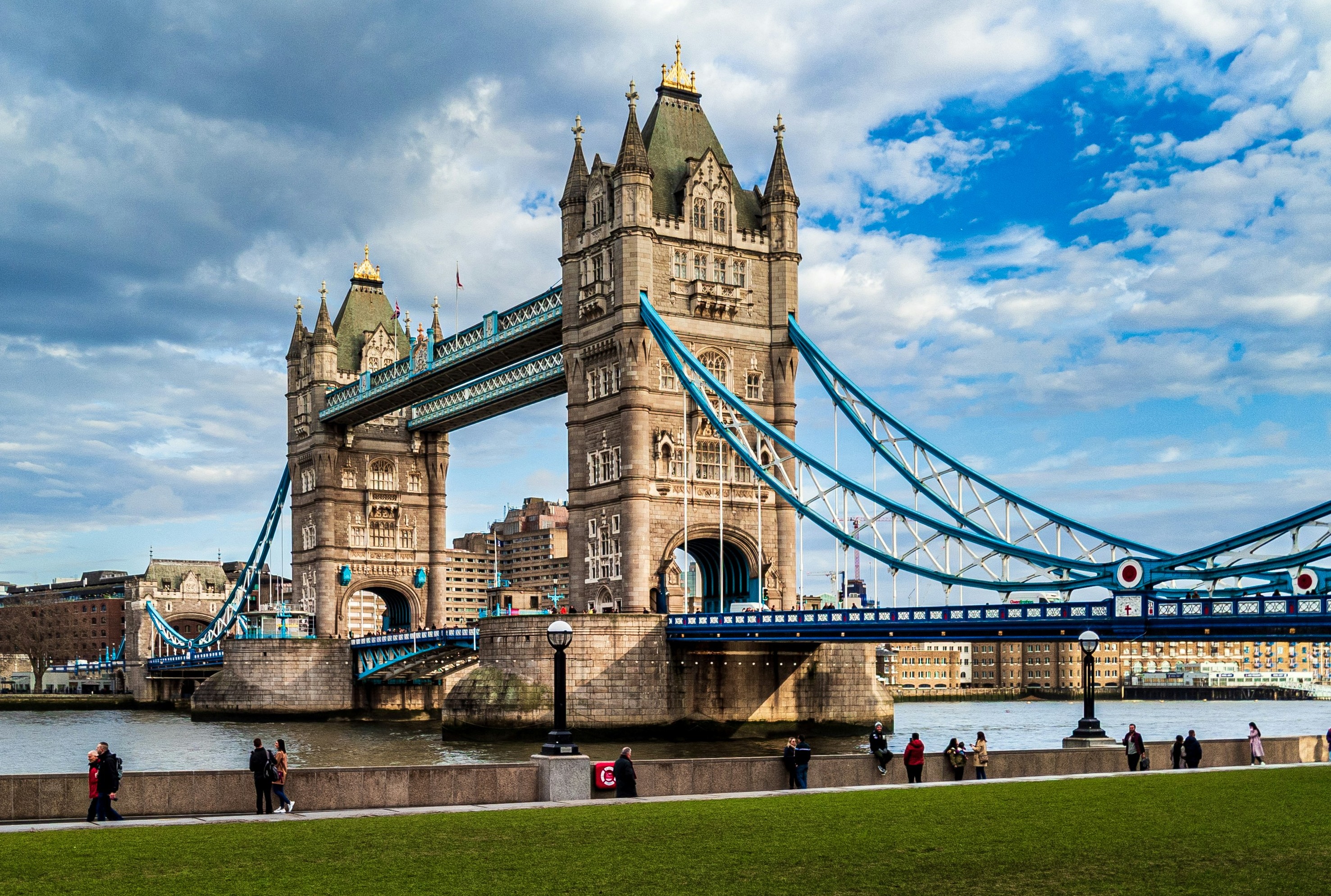 Tower Bridge London - Book Hostels